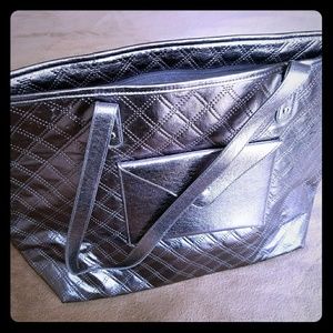 🗼Bath and Body Works Zip Tote. New!